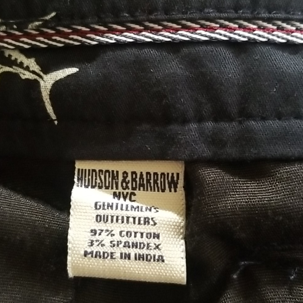 Hudson & Barrow navy blue fish print shorts. 34 - Picture 14 of 14